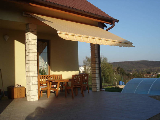 Horizontální venkovní markýza RODI-M - www.světloAstín.cz