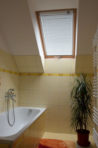 Žaluzie do střešních oken Velux, Roto, Fakro a dalších - světloAstín.cz